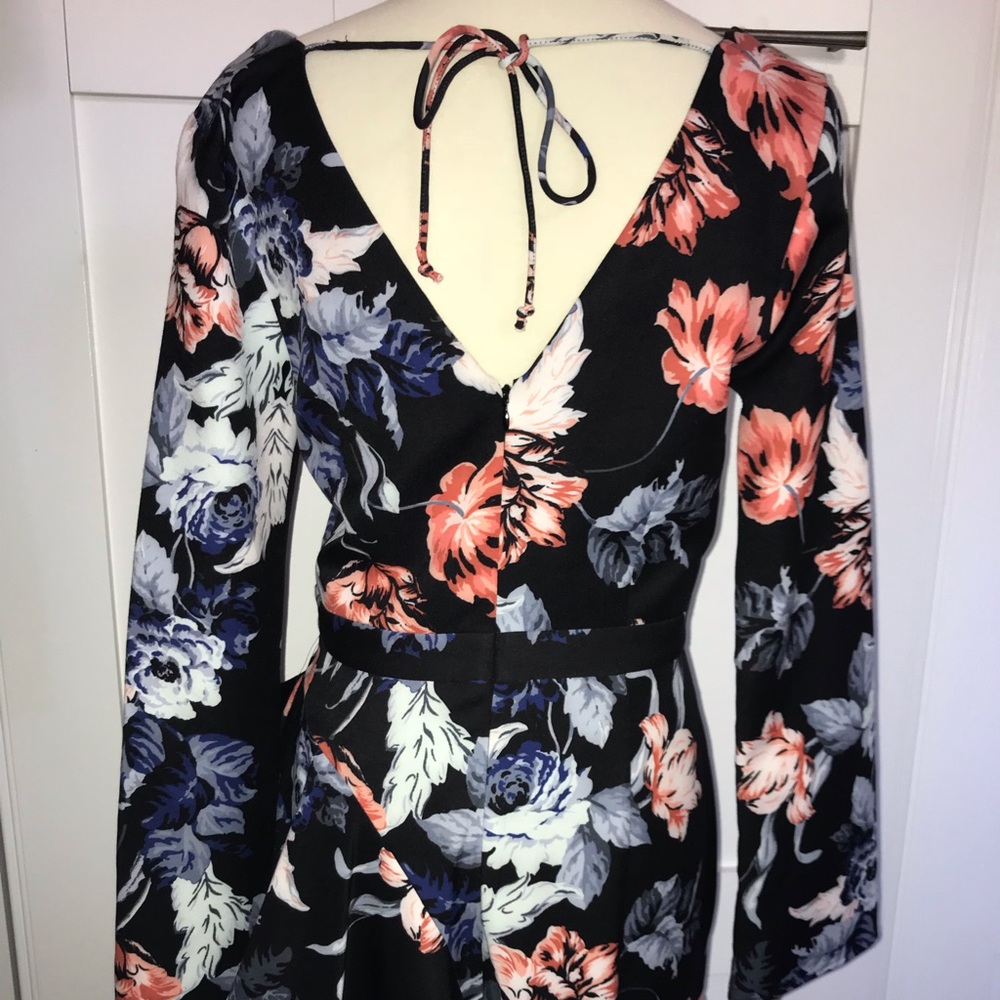 NEW  19 Cooper St. Floral long flare sleeve dress